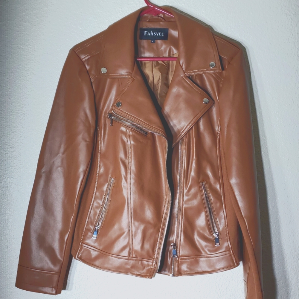 Fahsyee Large Brown Ladies Jacket